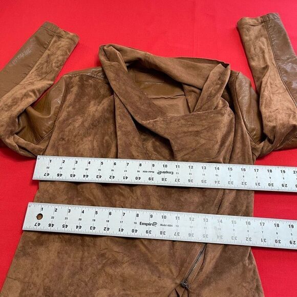 Blank NYC Women’s Brown Faux Suede Long Sleeve Moto Jacket Size Small - Picture 7 of 8